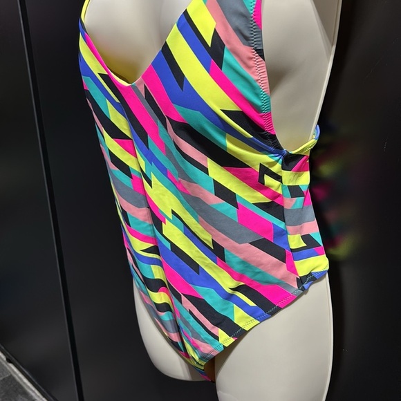 Relleciga Thong cut,adjustable straps,removable pads,geometric pattern, swim - Picture 3 of 13